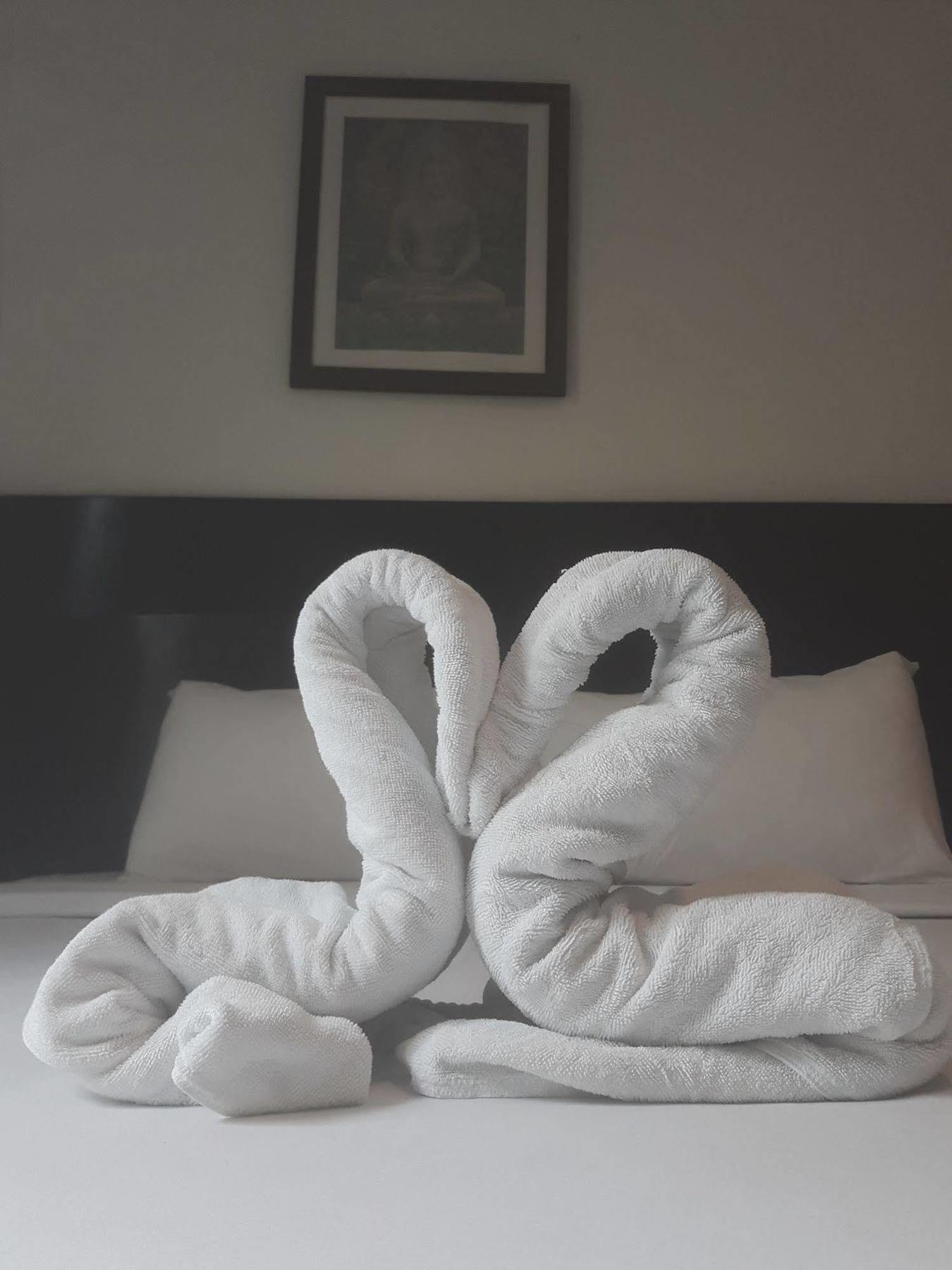 Hello Guest House Банкок Екстериор снимка