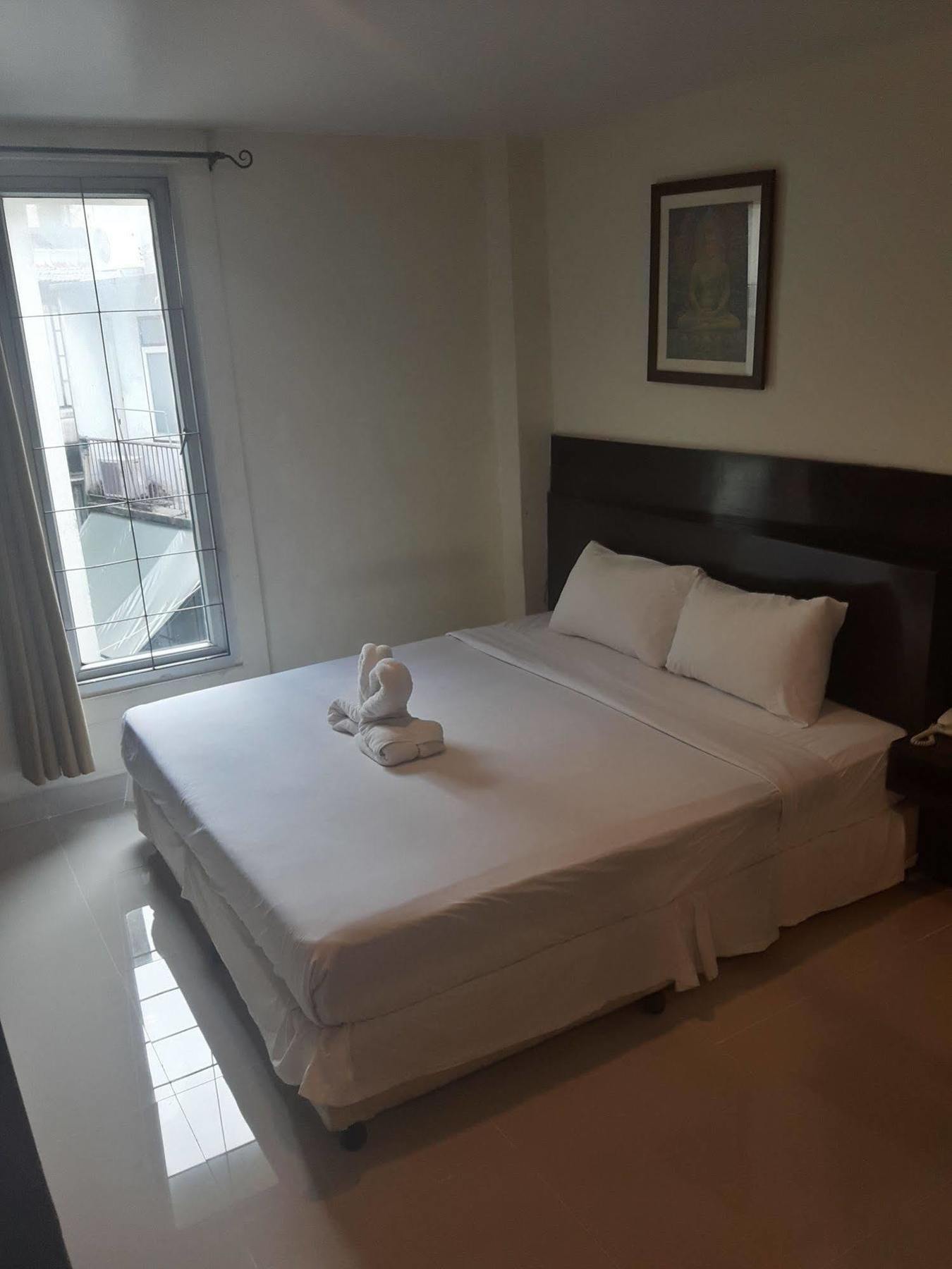 Hello Guest House Банкок Екстериор снимка